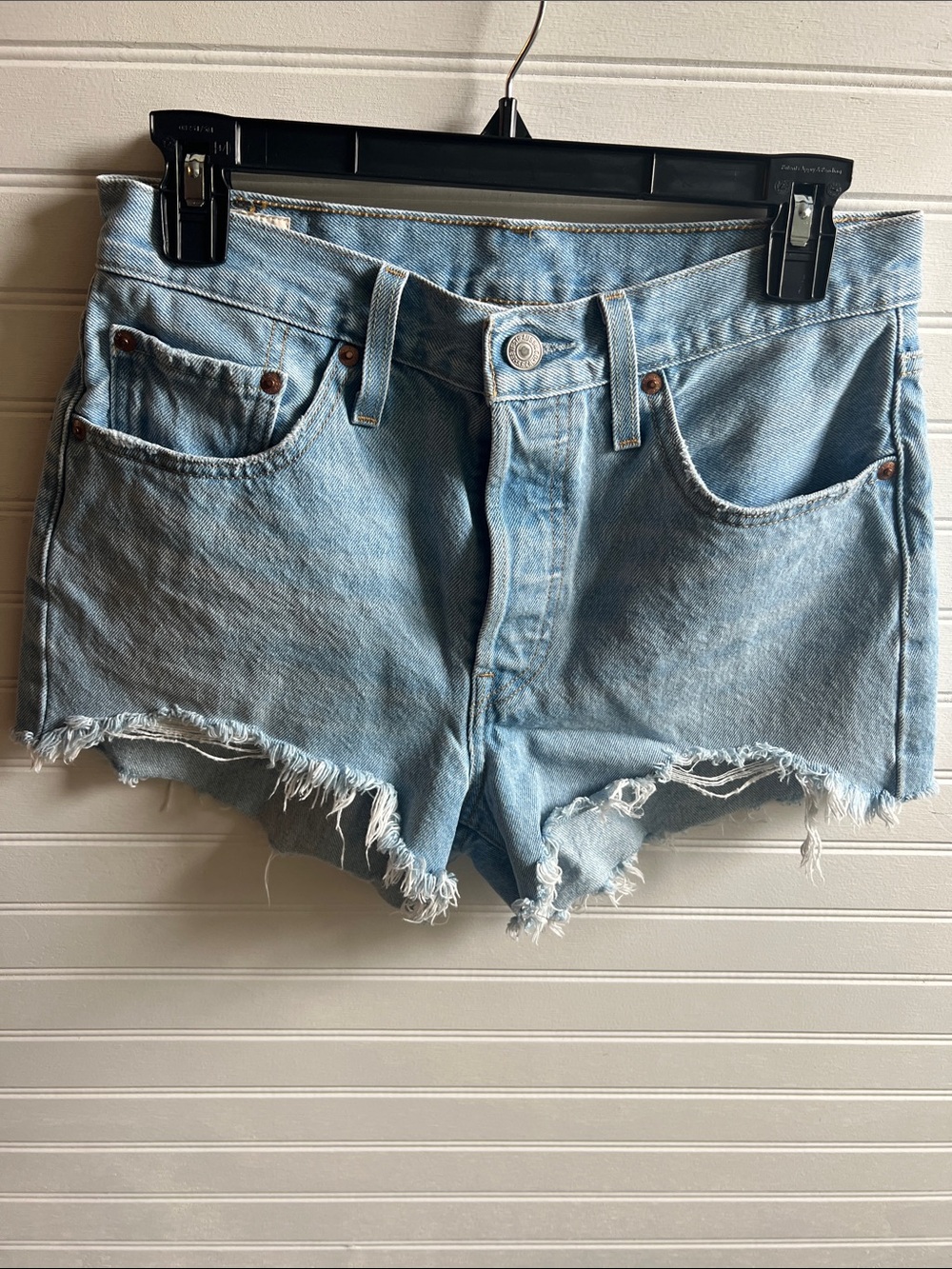 Levi’s 501 Light Blue Denim Frayed Hem Women's Shorts Size 28
